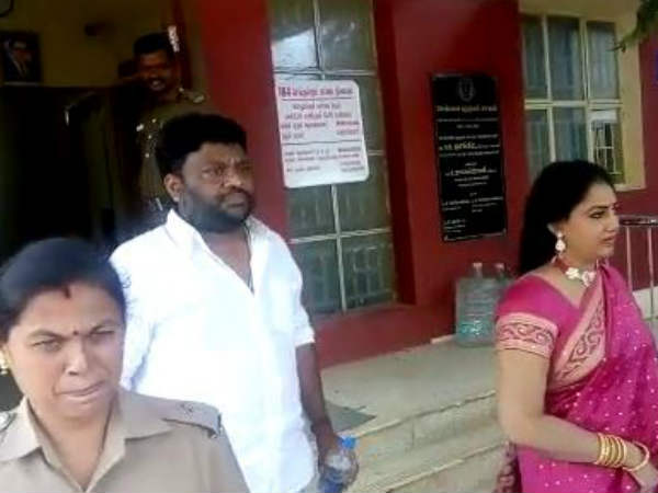 நடிகையின் கணவராக வருபவர் 