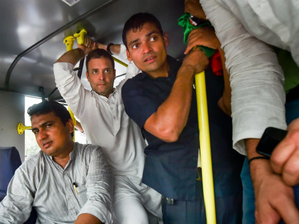 கைதானார் 