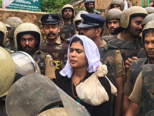 பக்தர்கள் போராட்டம் 