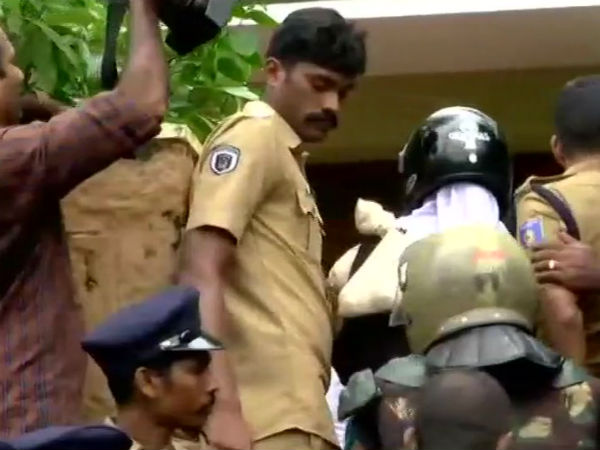 2 பெண்களுக்கும் அமைச்சர் கண்டனம் 