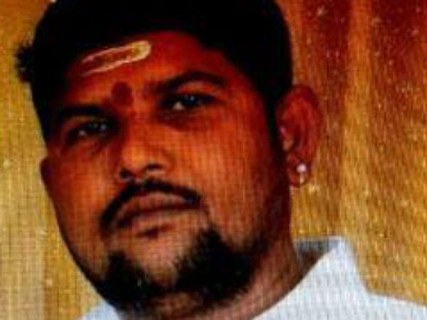 புகார் மேல் புகார் 