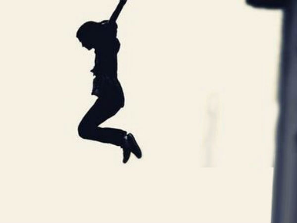 Medical student jumps to death Medical student jumps to death