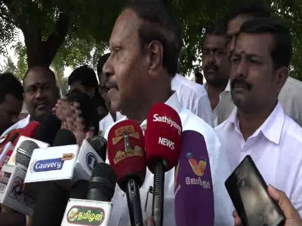 தம்பிதுரை தாக்கு 