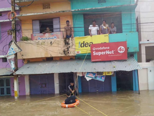 குகைக்குள் ஒதுங்கிய 