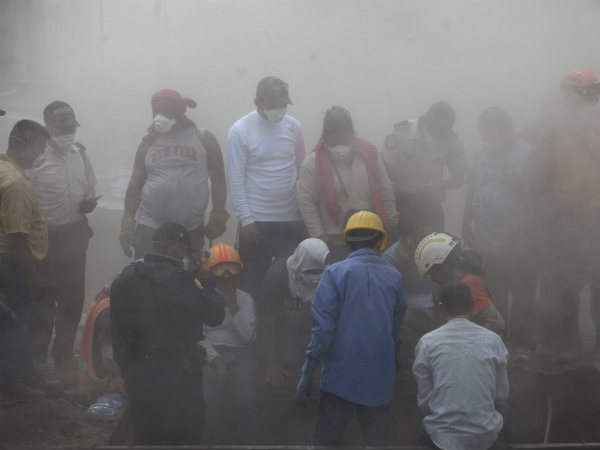 முகமூடி அணிந்துகொள்ள 