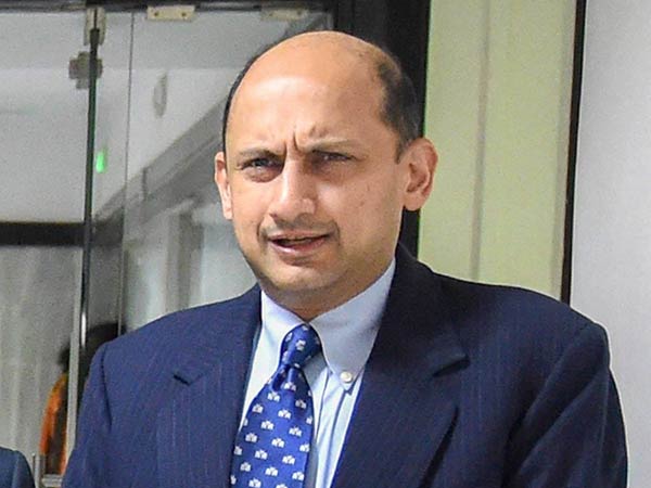 பதில் அளித்தார் பதில் அளித்தார்