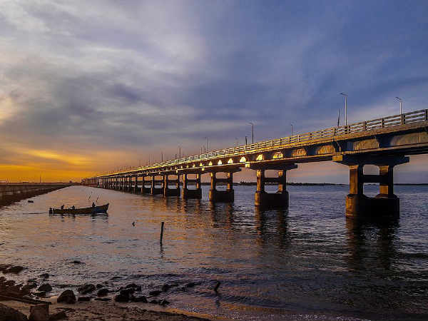  பாம்பன் பாலம் மூடப்பட்டது