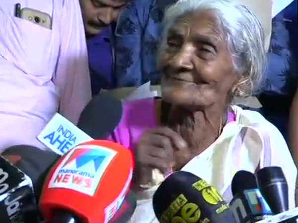 விரும்பி படித்த கார்த்தியாயினி 