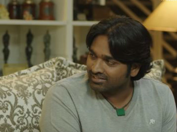 பாட்டு பாட சொல்லிக் கொடுக்கும் ஜானகி 