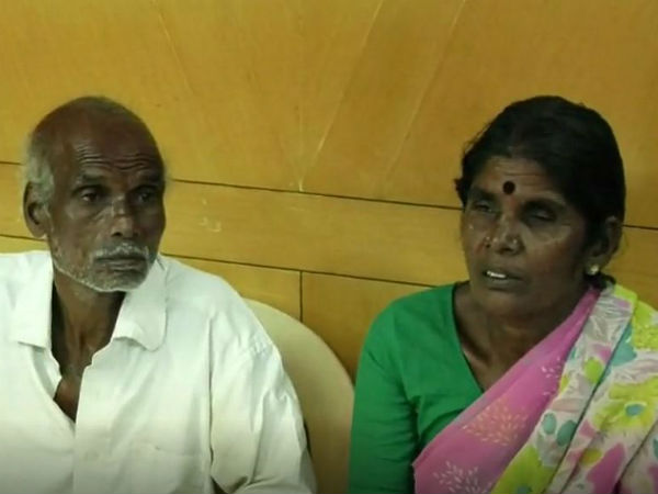  துரத்தி விட்டனர் 