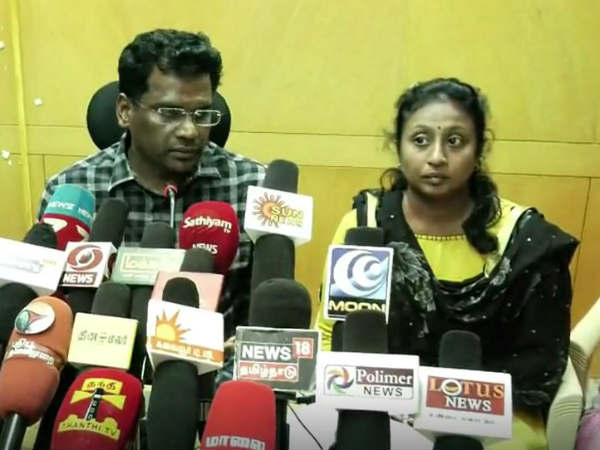 நடுத்தெருவில் நின்றனர் 