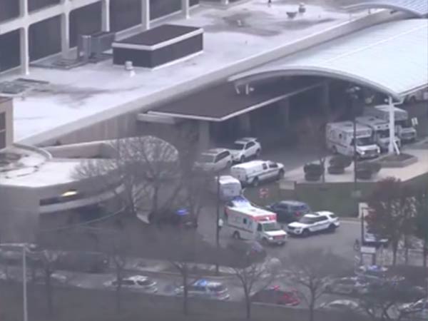 Chicago hospital shooting: 4 dead including gun man 