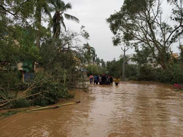 சின்ன உதவியும் கை கொடுக்கும் 