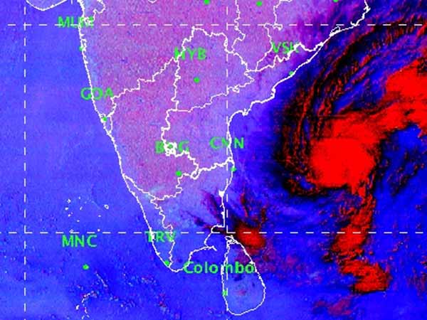 எங்கு கரையை கடக்கும் 