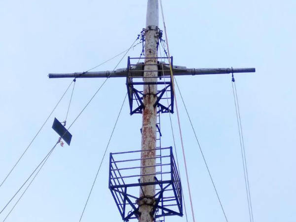 Cyclone alert no 2 flagged of in Pamban port Cyclone alert no 2 flagged of in Pamban port