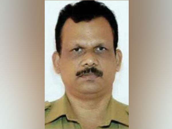 வேகமாக வந்த கார் 