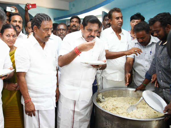 நாகையில் நிவாரணம் 