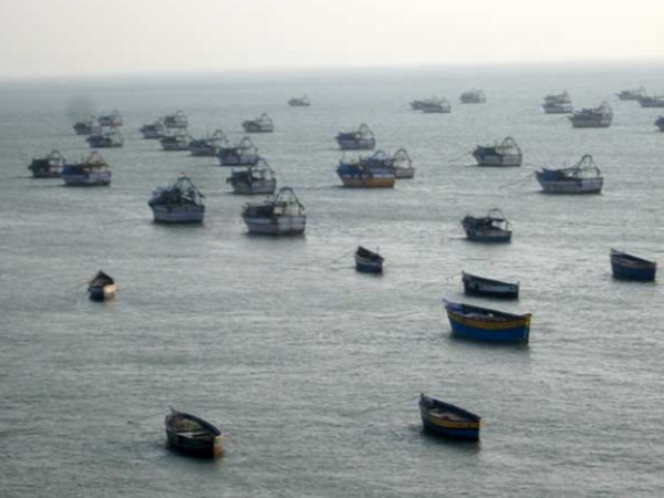 மீன்பிடிக்க செல்ல வேண்டாம் 