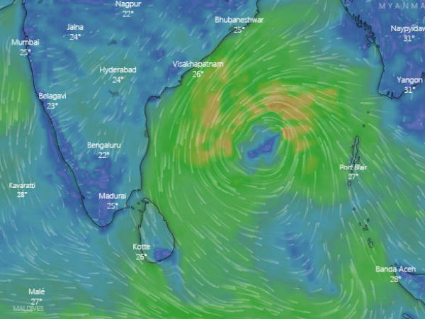 கடலூர் -வேதாரண்யம் இடையே கரையை கடக்கும் 