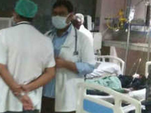 மருத்துவமனையில் அனுமதி 