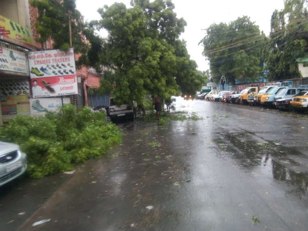 மக்கள் பாராட்டு 