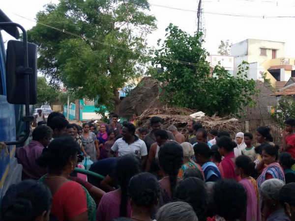 உதவி செய்க 