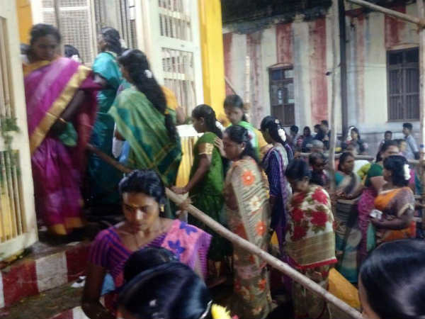 Kartika Somavar Vratam observes in women offer prayers in siva temple Kartika Somavar Vratam observes in women offer prayers in siva temple