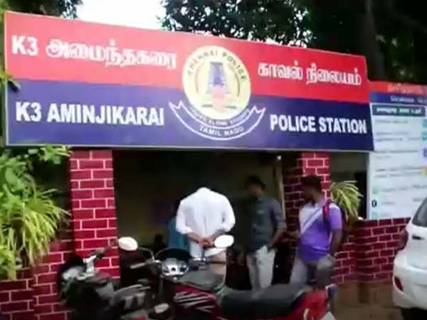 2 தனிப்படைகள் 