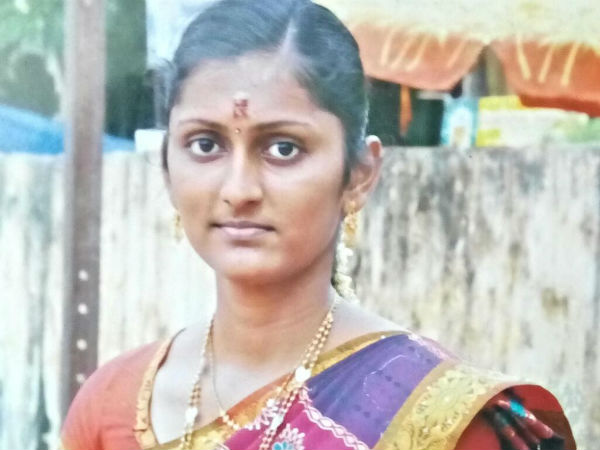  படித்துறையில் டீச்சர்