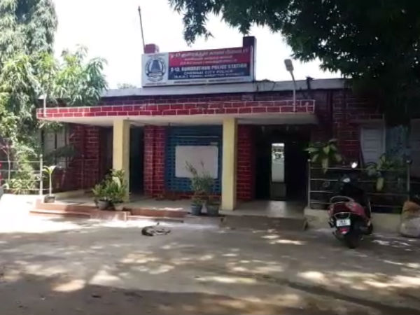 கழுத்தை நெரித்துக் கொலை 