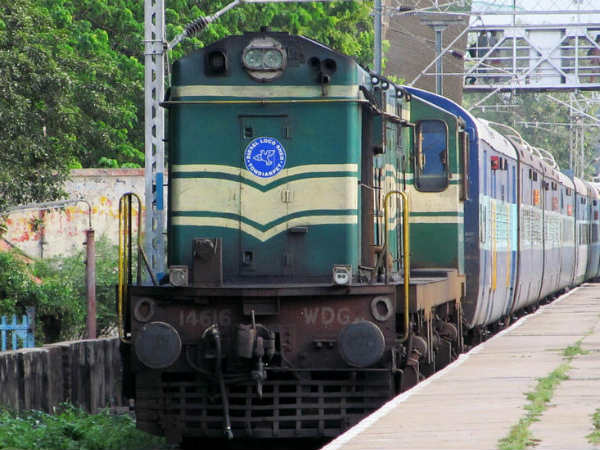 ஏற்கனவே ரயில்கள் முடக்கம் 