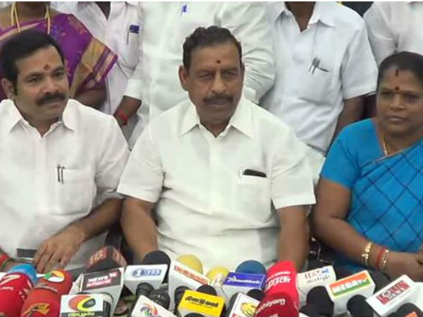 சொல்லிவிட்டு நடந்து போய்விடுவாரா 