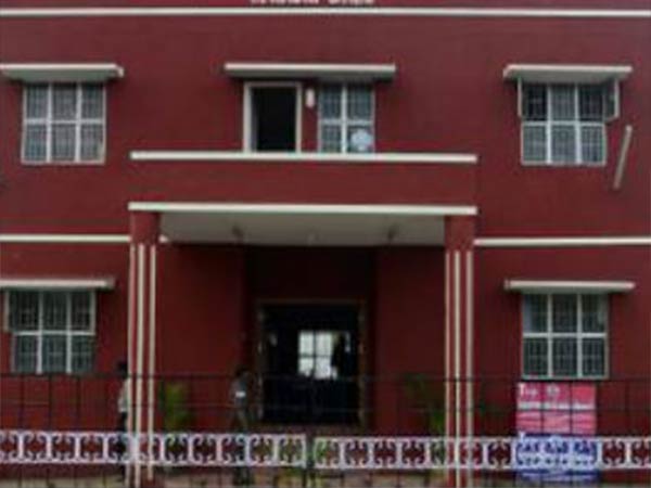  குடும்பத்தார் உடந்தை