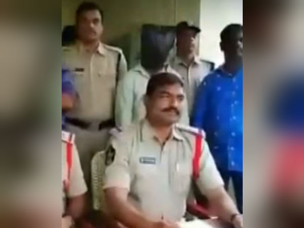 போலீசில் புகார் 