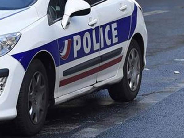  போலீசில் புகார்