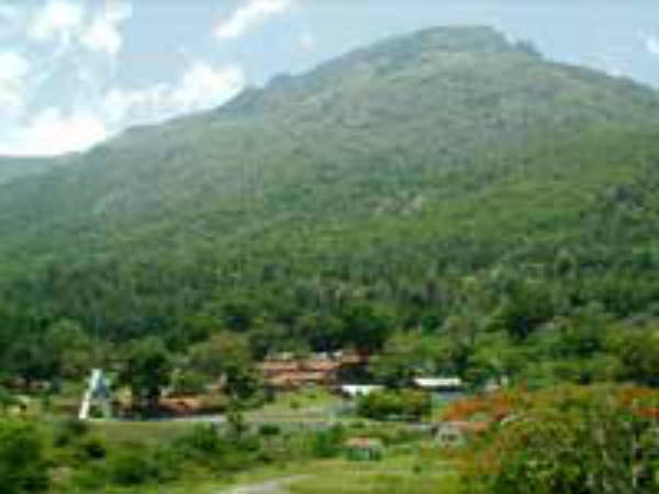 மக்கள், சுற்றுச்சூழல் ஆர்வலர்கள் எதிர்ப்பு 