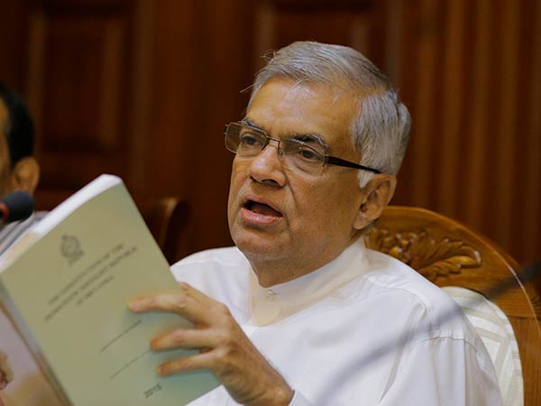 யார் சொல்வதை கேட்பது யார் சொல்வதை கேட்பது