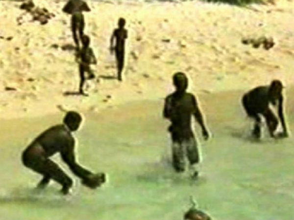 அனுமதியில்லாமல் செல்லலாம் 