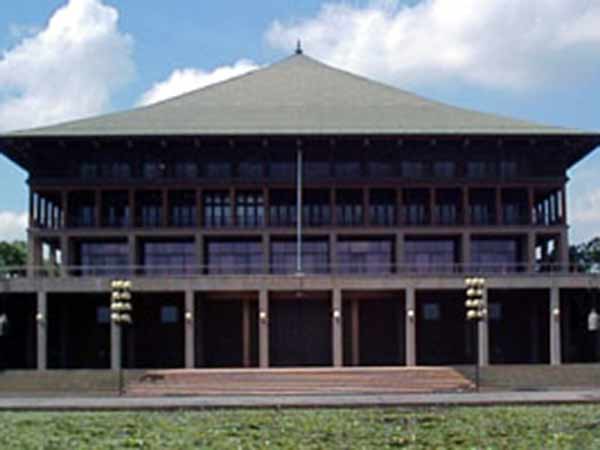 இன்று கூடுகிறது 