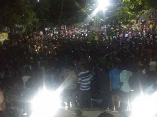 லிப்ட் பிரச்சனை 