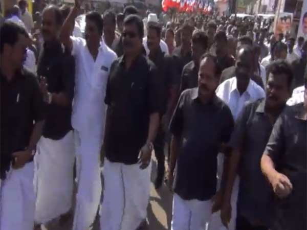 Thanga Tamilselvan holds fast in Aundipatti 