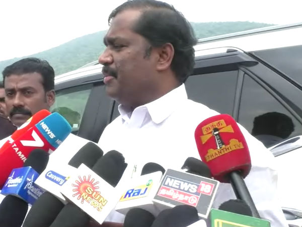 யாரும் வரவில்லை 