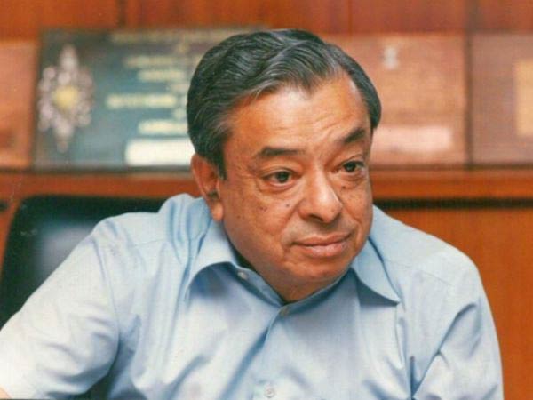 நிதியை தவறாக பயன்படுத்தினார் 