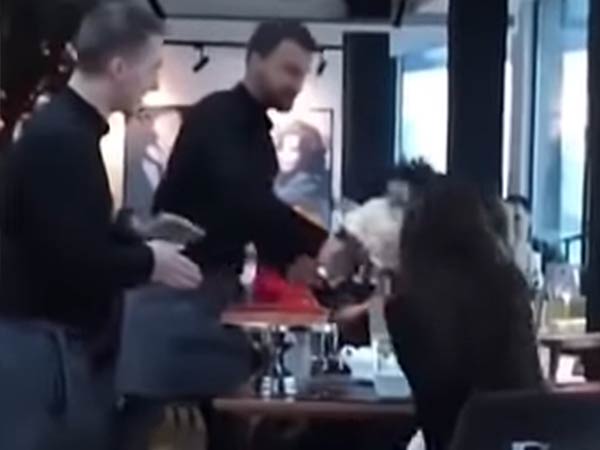 கேக் எடுத்து அப்பினார் 