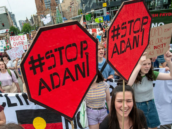 என்ன காரணம் 