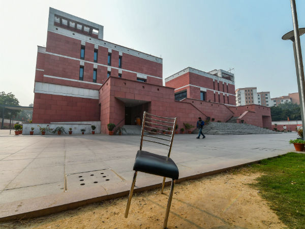 நிசப்தம் 