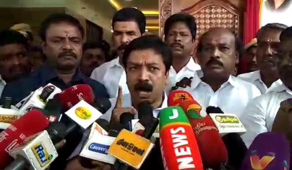 ஒரே நாள் - 2 அமைச்சர்கள் 