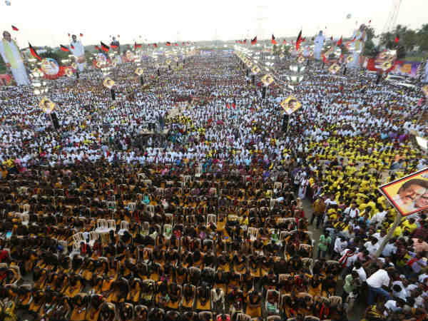அதிக அளவில் பெண்கள் 
