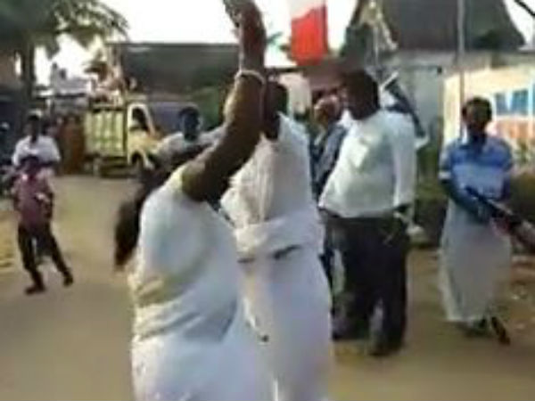 கை தட்டுகிறார்கள் கை தட்டுகிறார்கள்