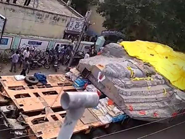 குறுகிய சாலை 